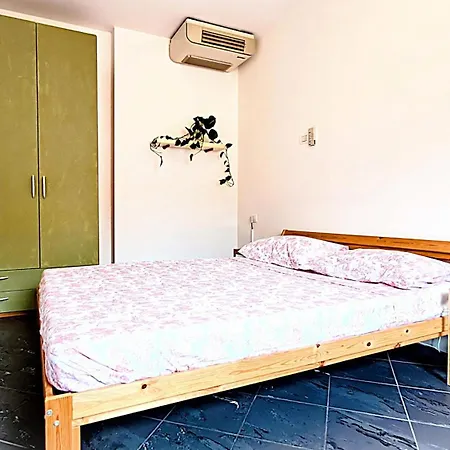 Loft Con Terrazzo Panoramico - Centro Storico Stazione A 2' Apartment *