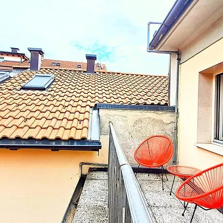 Apartment Loft Con Terrazzo Panoramico - Centro Storico Stazione A 2' *