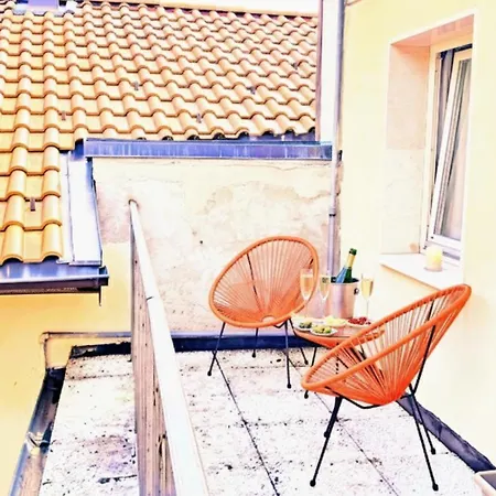 아파트 Loft Con Terrazzo Panoramico - Centro Storico Stazione A 2'