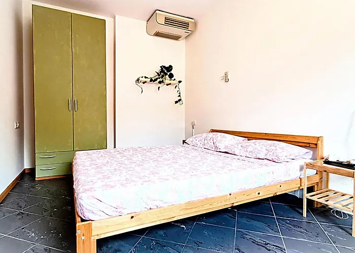 Loft Con Terrazzo Panoramico - Centro Storico Stazione A 2' Daire *