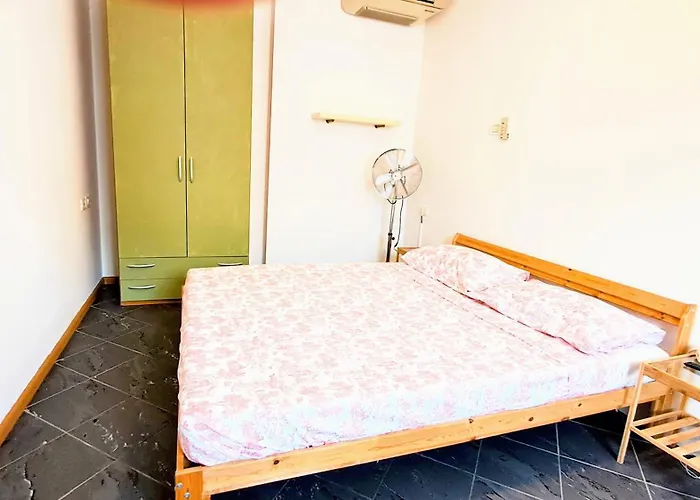 Loft Con Terrazzo Panoramico - Centro Storico Stazione A 2' Apartamento *