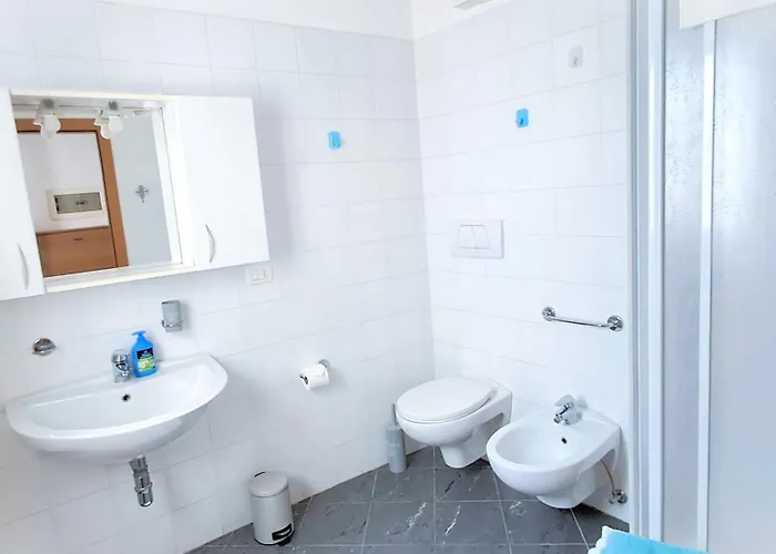 Loft Con Terrazzo Panoramico - Centro Storico Stazione A 2' Apartamento